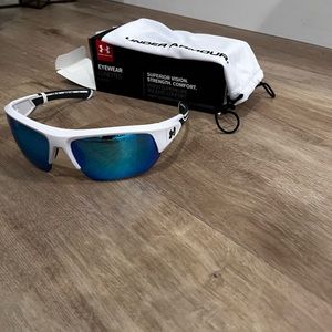 Under Armour  sunglasses